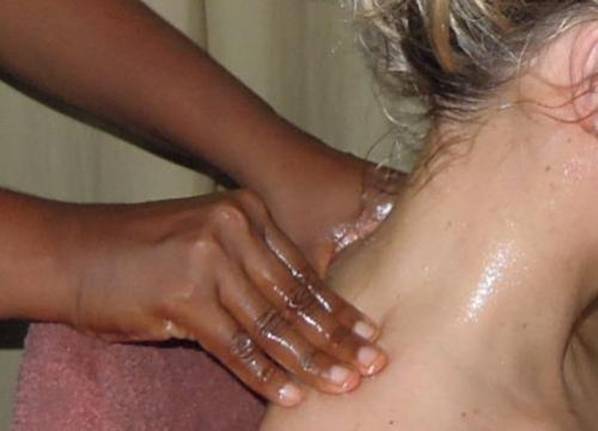 ayurveda-nackenmassage.jpg